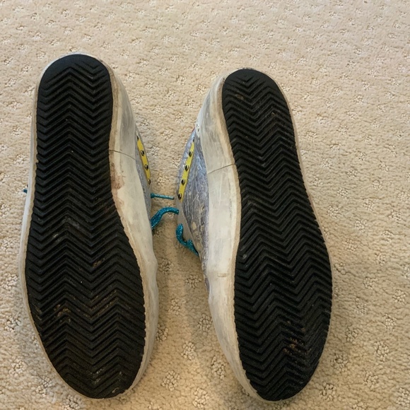 Golden Goose Gray and White Sneakers with Blue Laces - Picture 4 of 11